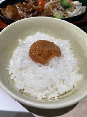 🍙😋🌱  at Vegan Bistro Jangara in Tokyo