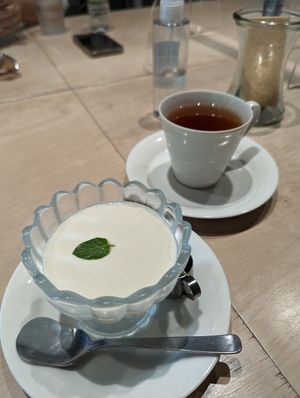 Soy milk pudding with jasmine tea at Vegan Bistro Jangara in Tokyo