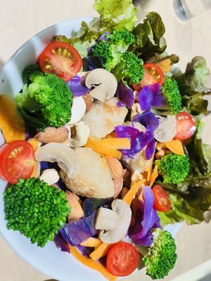 Vegan power saladd  at Vegan Bistro Jangara in Tokyo