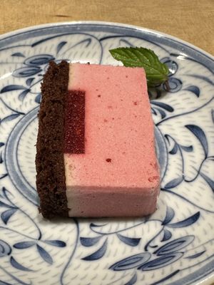 Raspberry cake  at Vegan Bistro Jangara in Tokyo