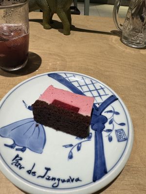 Vegan raspberry cake   at Vegan Bistro Jangara in Tokyo