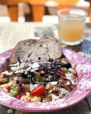 Couscousslaatje met groenten uit de tajine at Honderdprocentmianne in Genk