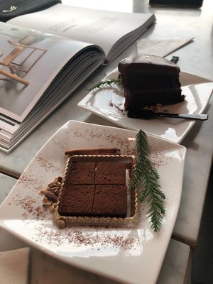 Delicious cakes at Meloliz - Chamchuri Square in Bangkok