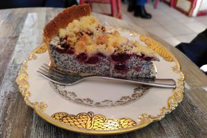 Mohn Kirsch Streusel at Lilli's Kuchenwerkstatt in Saarbrucken