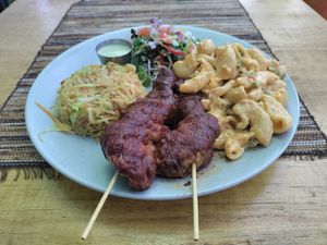 Tuesday special: Mac n cheese with BBQ seitan. Soooooo good! #Veganuary at Soul Veg(etária)  in Nairobi
