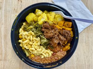 Pay by weight plate   at Uptown Veg in New York City