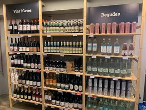 Beer, wine, water and sea water at Linverd Market in Barcelona