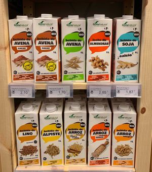 Vegetable beverages at Linverd Market in Barcelona