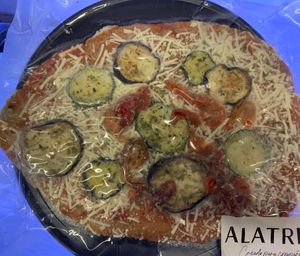 Vegan Pizzas Gluten Free at Linverd Market in Barcelona