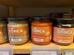 Vegan sauces at Linverd Market in Barcelona