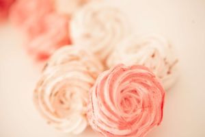 Raspberry and banana marshmallow at SweetVegLife in Kyiv