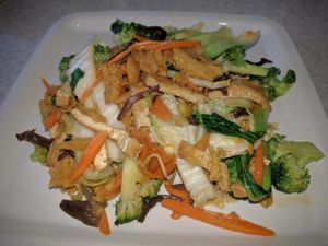 stir fry at Loving Hut - Fredenborgsveien in Oslo