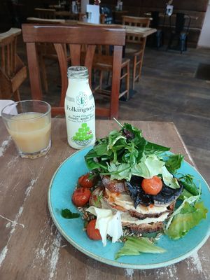 Avacado and hummus at Heaven Scent in Milnathort