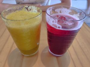 Fresh juice and Agua Jamaica at Tierra & Luna in Villahermosa