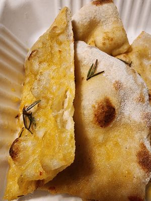 Garlic bread at Nolita in Wellington