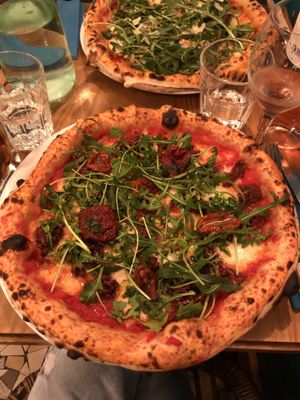 Vegan pizza on specials board that day  at Marcus Pizze Amore in Paris
