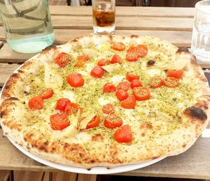Pizza mia (14€) pistache et artichauts at Marcus Pizze Amore in Paris