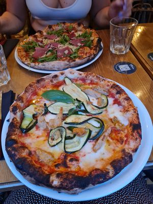  at Marcus Pizze Amore in Paris