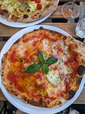 Pizza Margarita 2.0 at Marcus Pizze Amore in Paris