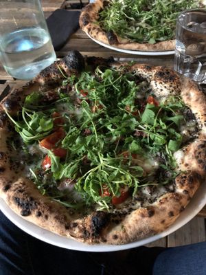 Truffle pizza 🍕 🤌  at Marcus Pizze Amore in Paris