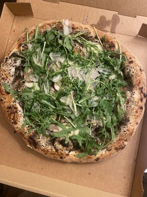 Pizza tartufo  at Marcus Pizze Amore in Paris