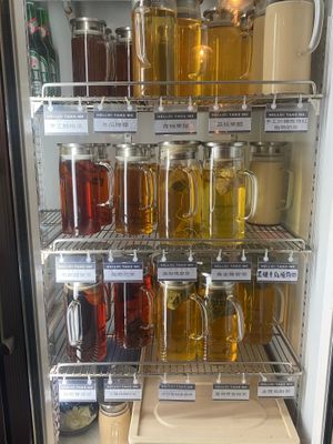 Selection of drinks at Chao 炒炒蔬食熱炒 in Taipei