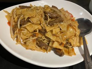 Dry-fried beef with rice noodles at Chao 炒炒蔬食熱炒 in Taipei
