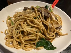 Beef stir-fried noodles with sacha sauce at Chao 炒炒蔬食熱炒 in Taipei