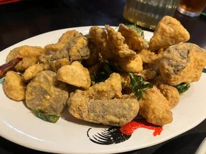 Fried oysters (i.e., mixed mushrooms) at Chao 炒炒蔬食熱炒 in Taipei