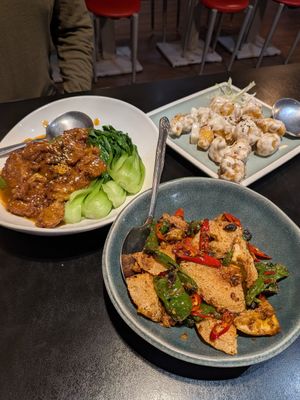 Wuxi spare ribs, shrimp balls, manjani pepper eggs at Chao 炒炒蔬食熱炒 in Taipei