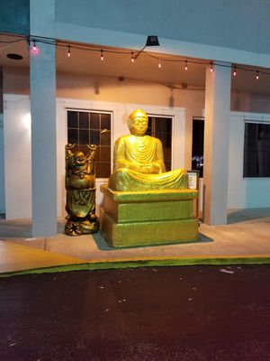 Decor at U & Me Revolving Hot Pot in Orlando