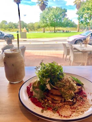 Breakfast at D'Lish Diner in Renmark