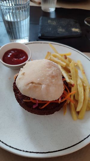 Burguer at Mur Marxinal in Ourense