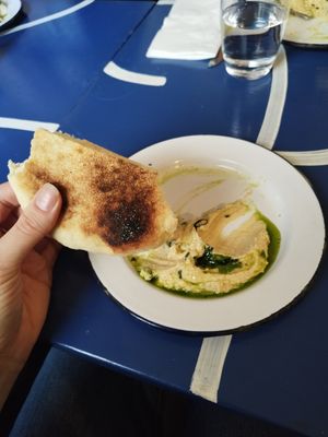 This was delicious hummus – as you can see i forgot again to take pictures before eating at Matza in Haifa
