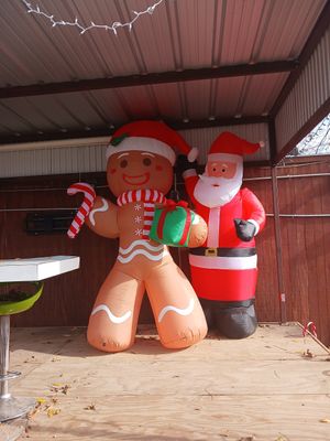 Christmas 🎄 outside  #Veganuary at Sunny's Backyard in Austin