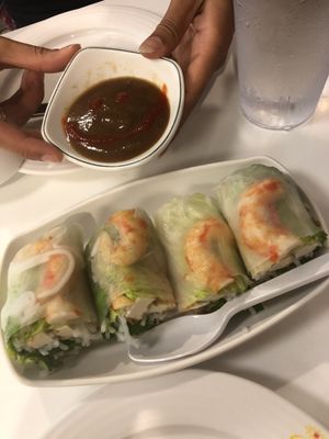 Summer roll at Loving Hut - King St in Honolulu