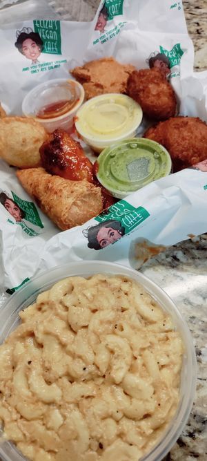 Mac and cheese side at Eliza's Vegan Café in Florence