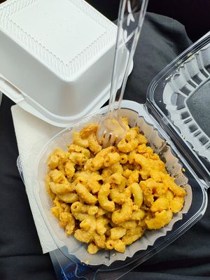 Yummy mac & cheese was so flavorful!! at Eliza's Vegan Café in Florence