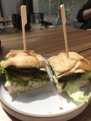 Focaccia with pesto and veggies at Kasvio in Utrecht