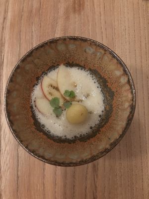 Appel met groene thee mousse  at Kasvio in Utrecht