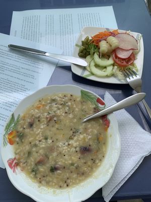 Shambar y ensalada at Las Mercedes in Trujillo