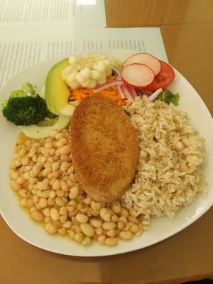 Macrobiotic plate February 2022 at Las Mercedes in Trujillo