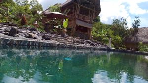 Pool bar 😍 at Penida Bambu Green Suites in Penida Island