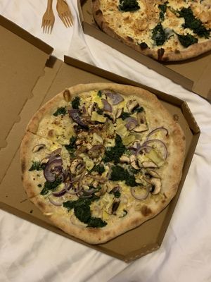 Vegan spinach pizza #Veganuary at Pizza Bertoldi in Prague