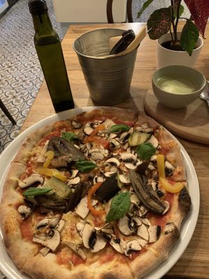 Vegan vegetariano and matcha latte   at Pizza Bertoldi in Prague