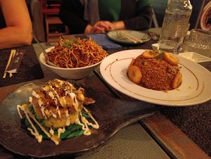 Todo estaba buenísimo y el local precioso. Tienen muchísimas opciones veganas e incluso nos adaptaron un plato extra. La única pega que se le puede poner es que no tenían postr at Kultura in Torrejon De Ardoz