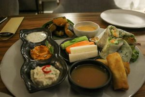 discovery platter at Element Vegetarian in Phnom Penh