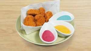 [GlutenFree] Ever Chicken Nugget - The soy meat wrapped in a crispy batter is elastic and satisfying to eat. at 2foods - Ark Hills in Tokyo