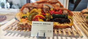 Big sandwich to eat in duo at Land & Monkeys - Pernety in Paris