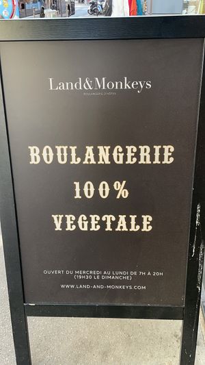 100% vegan at Land & Monkeys - Pernety in Paris